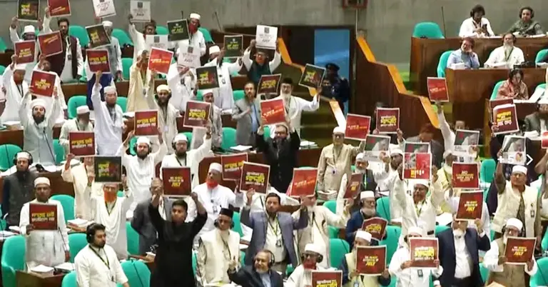 উত্তপ্ত সংসদ অধিবেশন